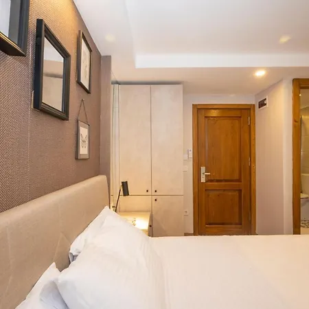 Taksim Hotel *